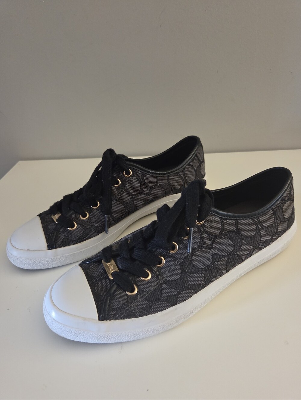 Coach Signature Low Pro Canvas Sneakers Sz.8